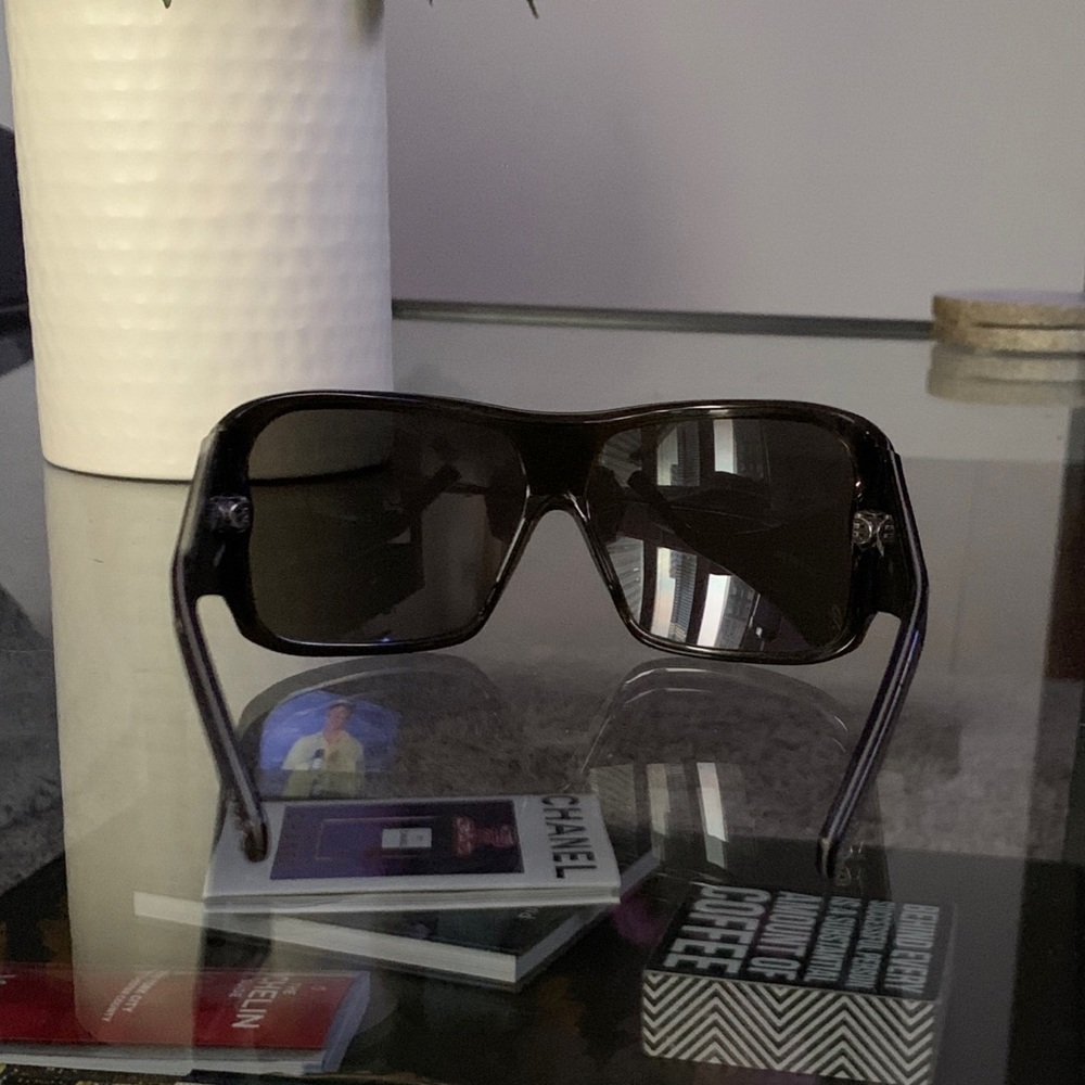 Louis Vuitton 100% Authentic Sunglasses - Picture 8 of 11